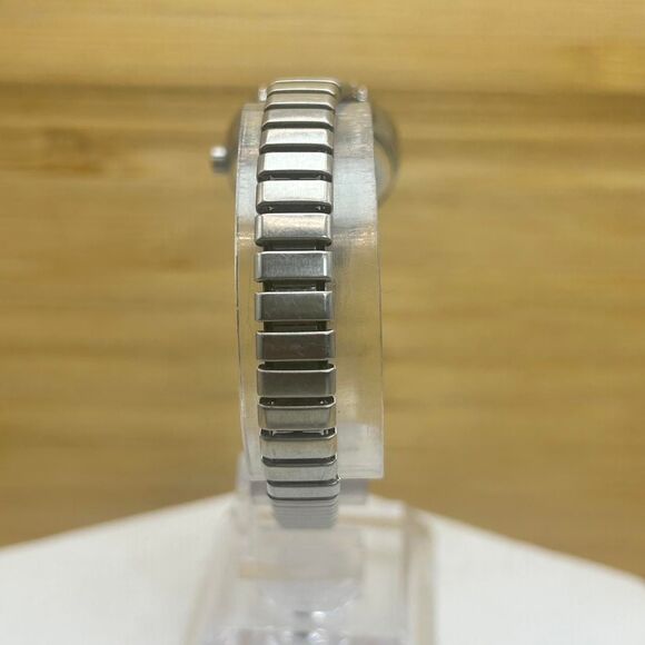 Timex Indiglo Women’s Watch CR1216 New Battery - Picture 5 of 5